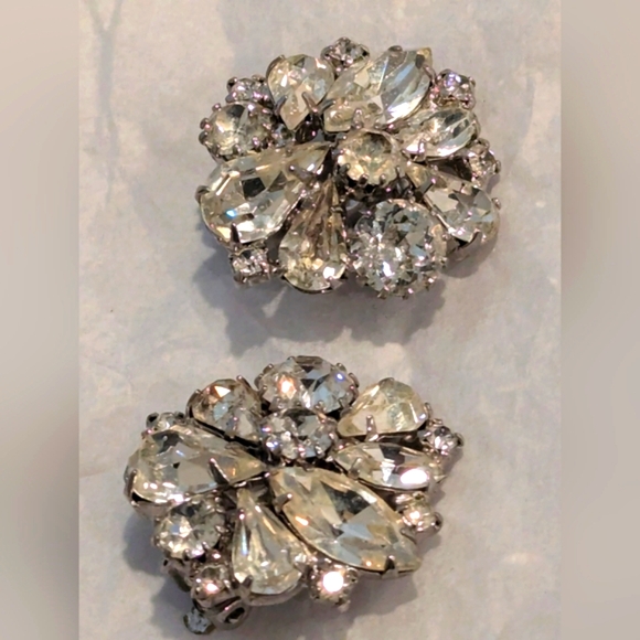 WEISS  Earrings Clip On Like New - Picture 5 of 8